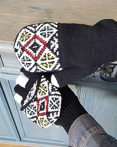 Fingerless Gloves with Flaps