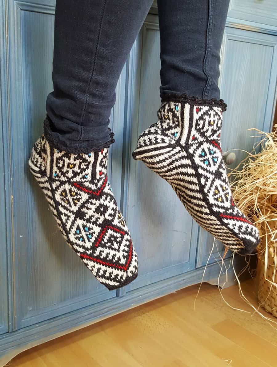 Warm wool slippers with detailed Bosnian geometric motifs