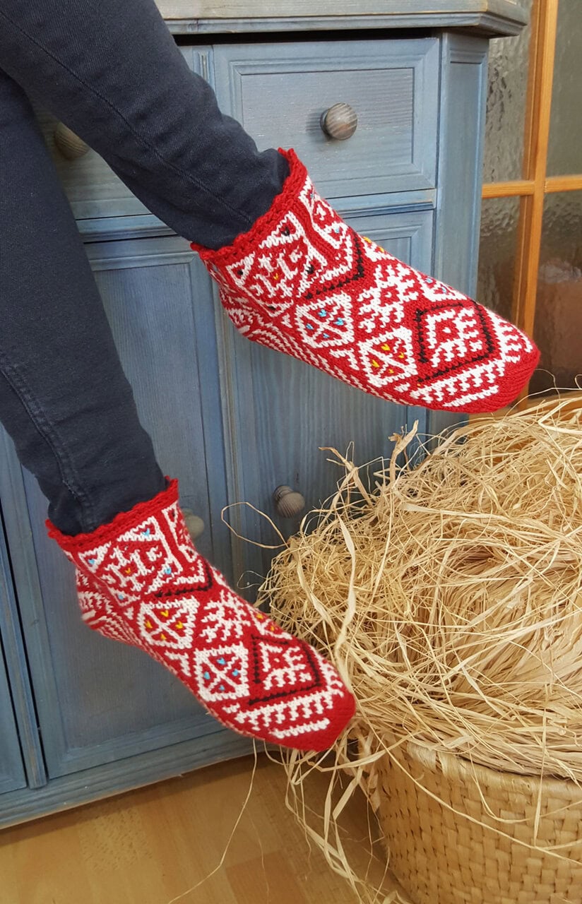 Chunky Hand knit red and white wool artisans made slippers with Bosnian pattern