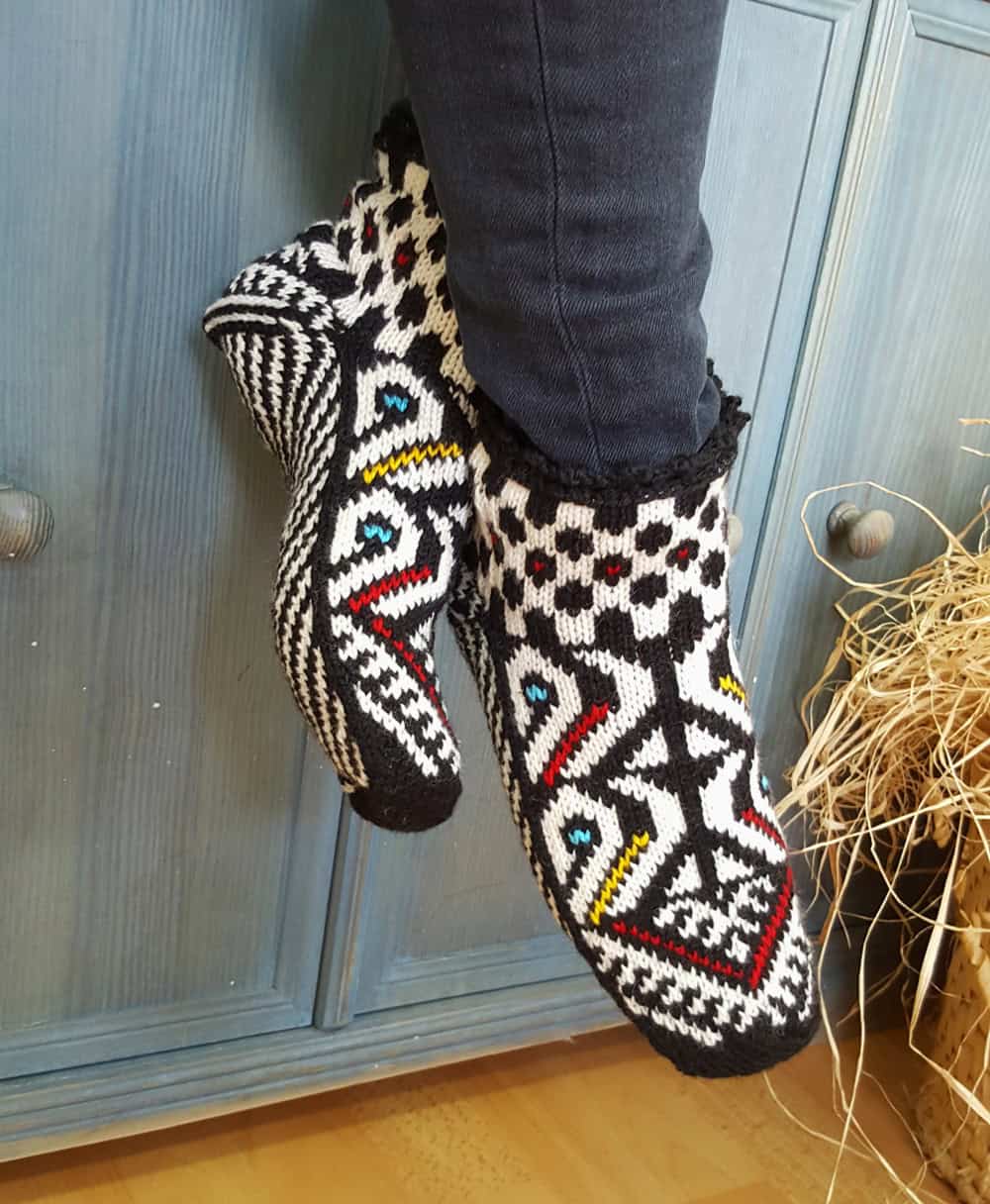 Warm wool slippers with detailed Bosnian motifs