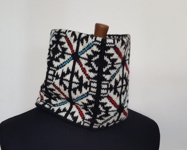 hand knitted collar scarf