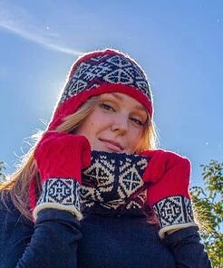 Traditional Pattern Hat with Ear Flaps