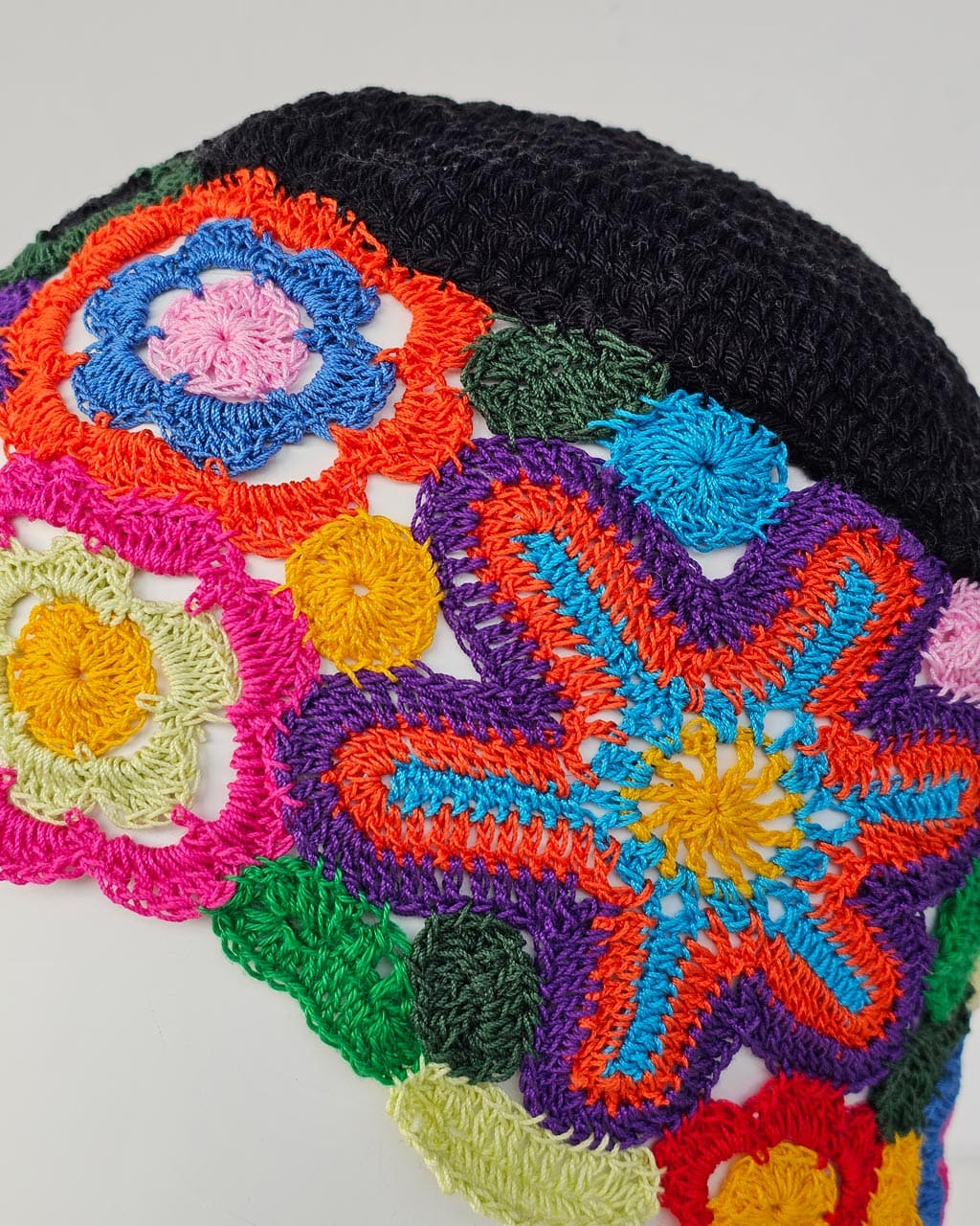 Hand Crocheted Linen Hat with Starfish - Image 2