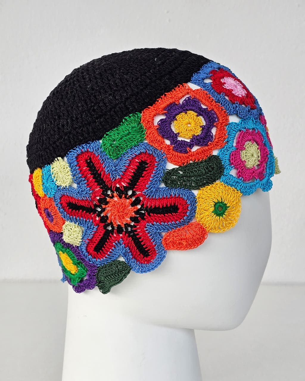 Hand Crocheted Linen Hat with Starfish - Image 4