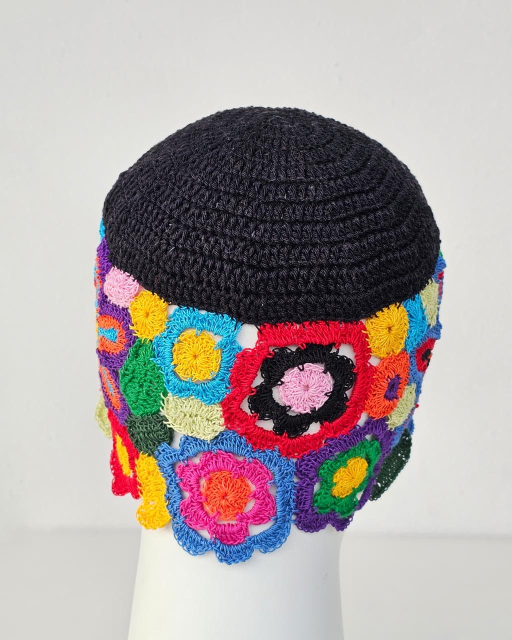 Hand Crocheted Linen Hat with Starfish - Image 5